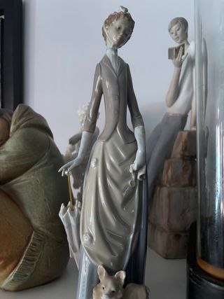 Lladró Figura Mujer Perro