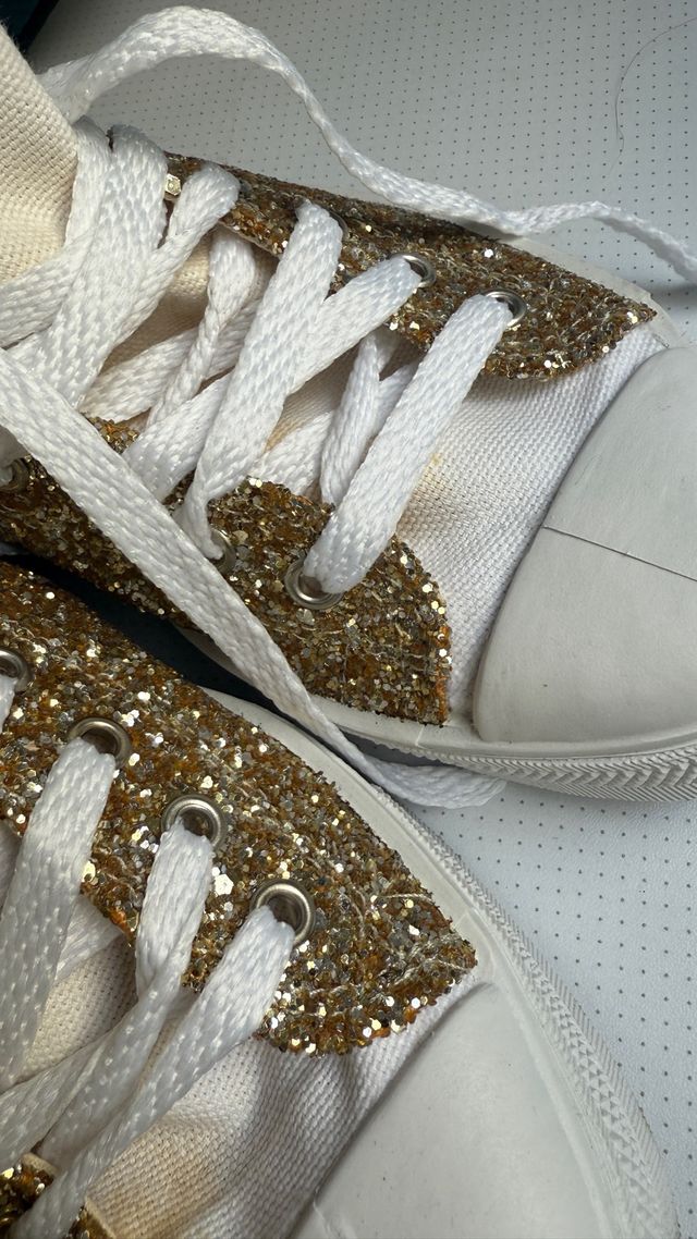 Zapatillas Urban 57 doradas tipo Converse