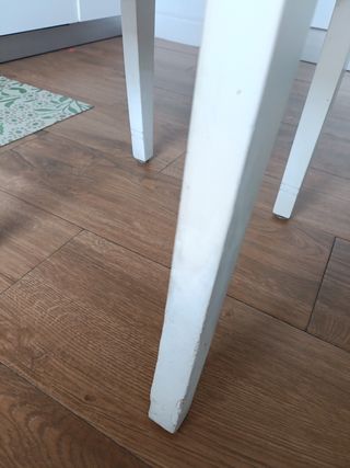 2 sillas blancas madera - restaurar. 30€ las dos