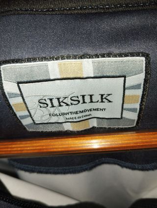 Sudadera Siksilk con capucha