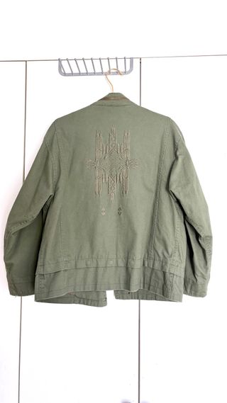 Chaqueta militar verde + Plumas