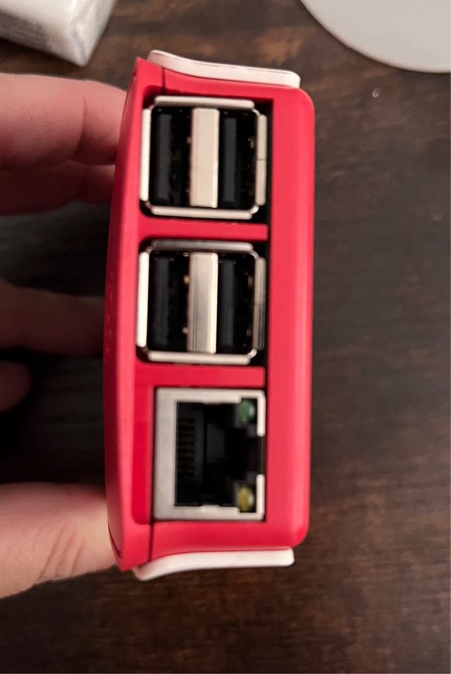 Raspberry Pi 3 Modelo B + Caja