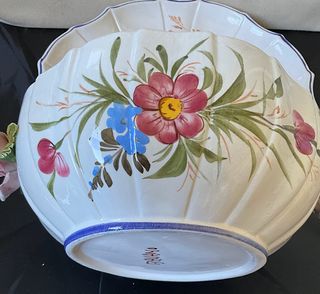 Zuppiera artigianale in ceramica dipinta a mano 