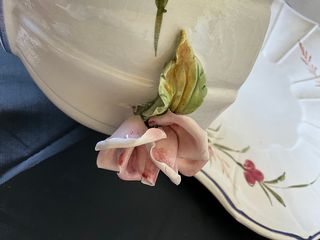 Zuppiera artigianale in ceramica dipinta a mano 