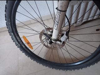 Bicicleta montaña blanca