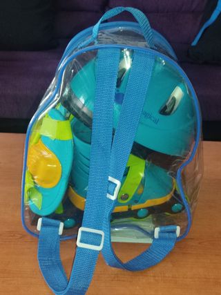 Patines infantiles con casco y protecciones