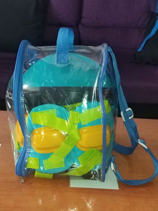 Patines infantiles con casco y protecciones
