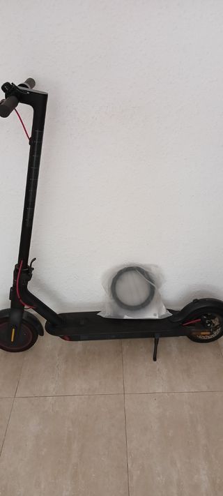 Patinete Xiaomi Pro 2 Negro con candado Máster.