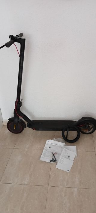 Patinete Xiaomi Pro 2 Negro con candado Máster.