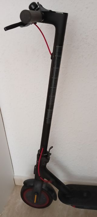 Patinete Xiaomi Pro 2 Negro con candado Máster.