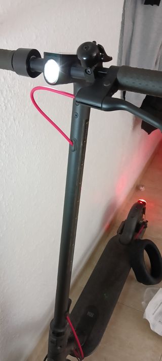 Patinete Xiaomi Pro 2 Negro con candado Máster.