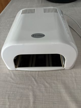Lampada LED UV ELLE by Beurer per unghie