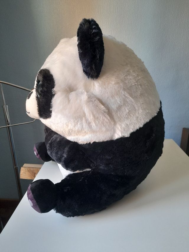 Panda de ojos azules