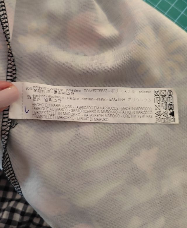 Top hombros descubiertos flores