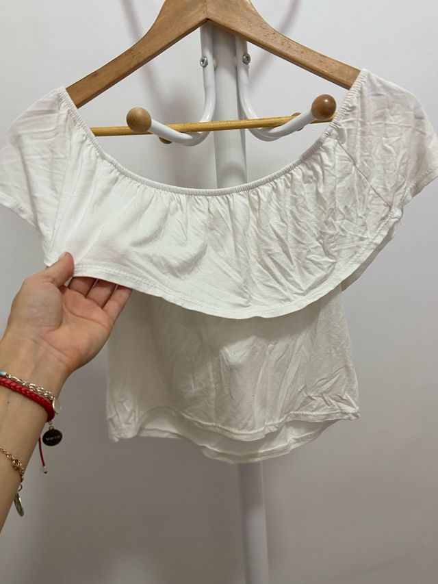 Top blanco hombros caídos