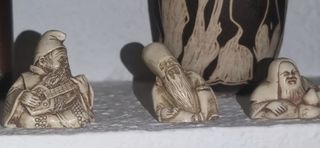 8 NETSUKE