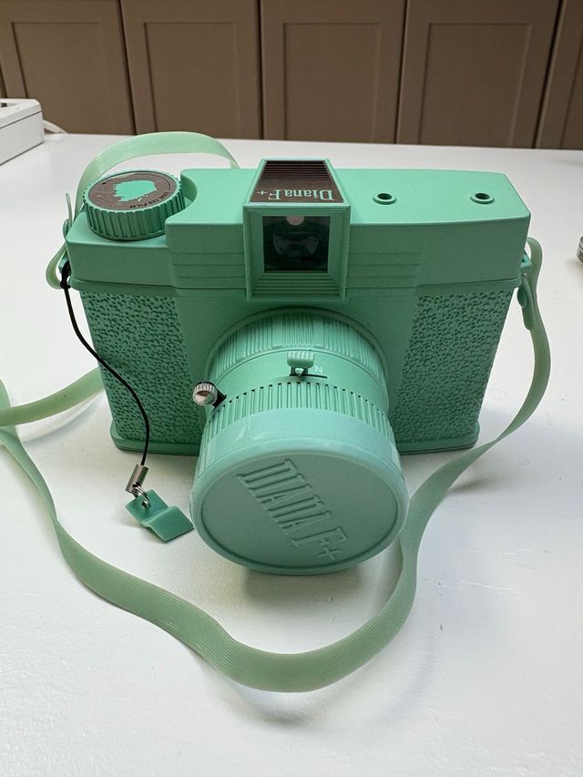 Diana F+ cámara + funda cuero