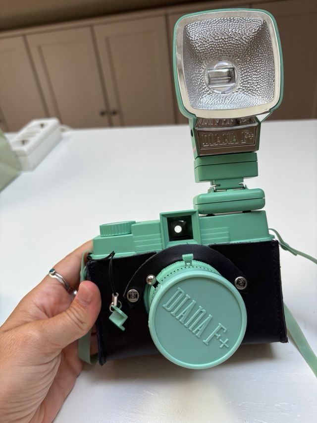 Diana F+ cámara + funda cuero