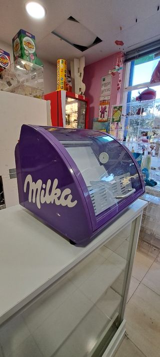 Nevera expositora Milka