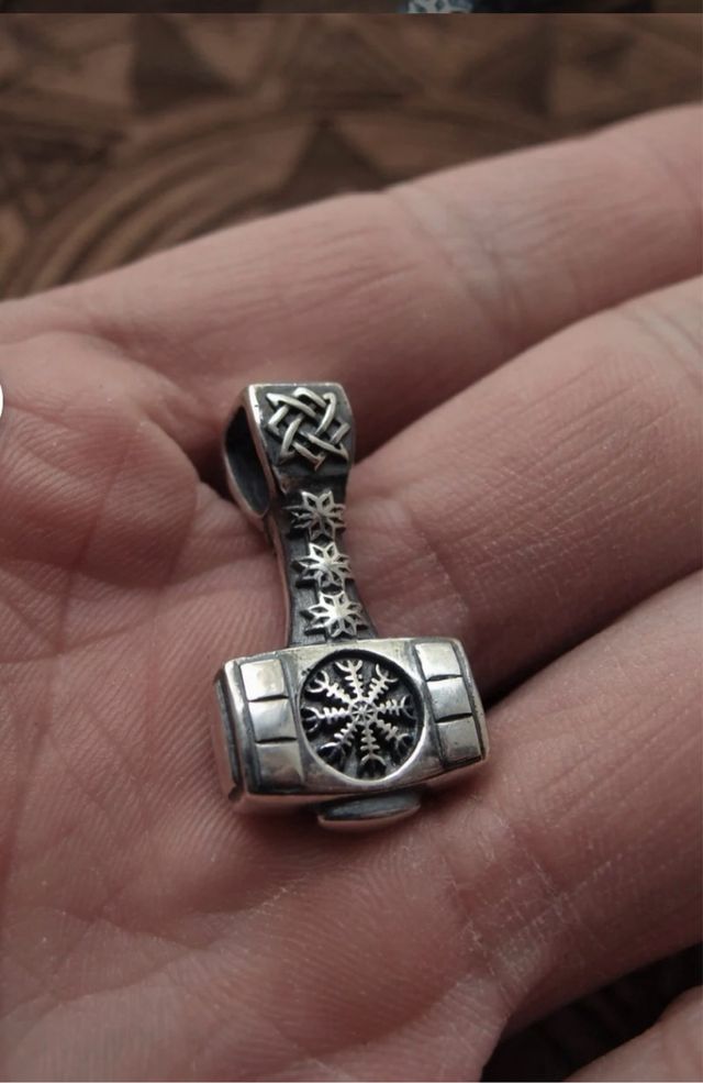Pingente Thor Hammer em prata | Amuleto Viking