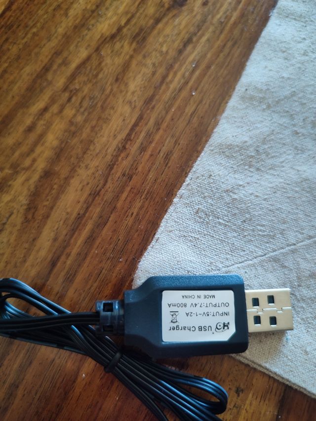 Cargador USB 7.4V 800mA