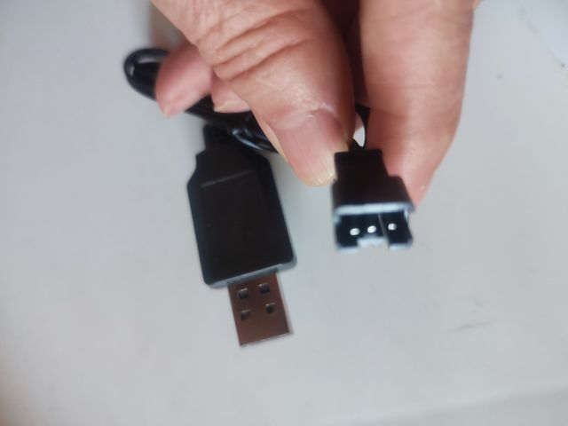 Cargador USB 7.4V 800mA