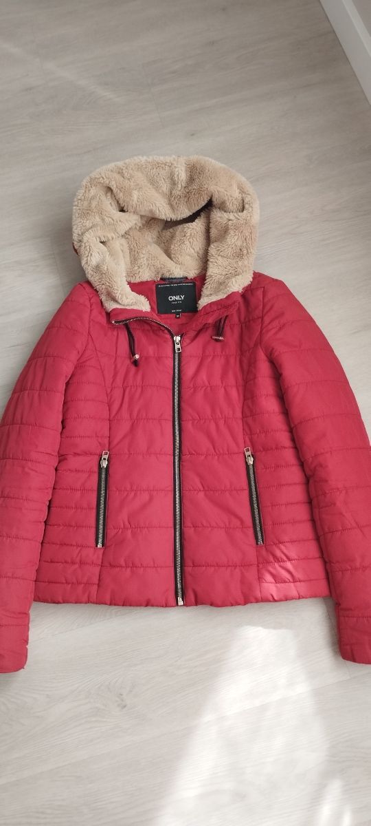 Chaquetón ONLY rojo - Talla XS. Mujer/Chica