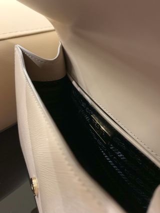 Bolso Prada Saffiano Cameo