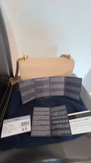 Bolso Prada Saffiano Cameo