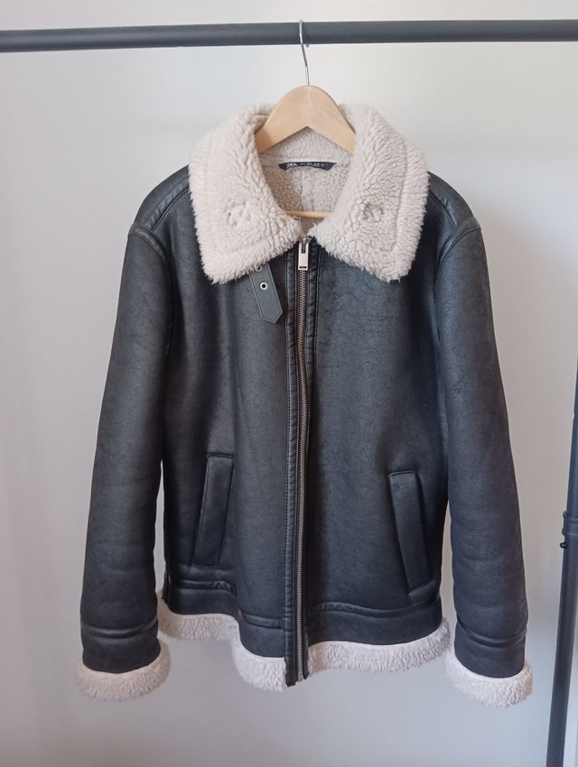 Cazadora Zara borreguillo negra