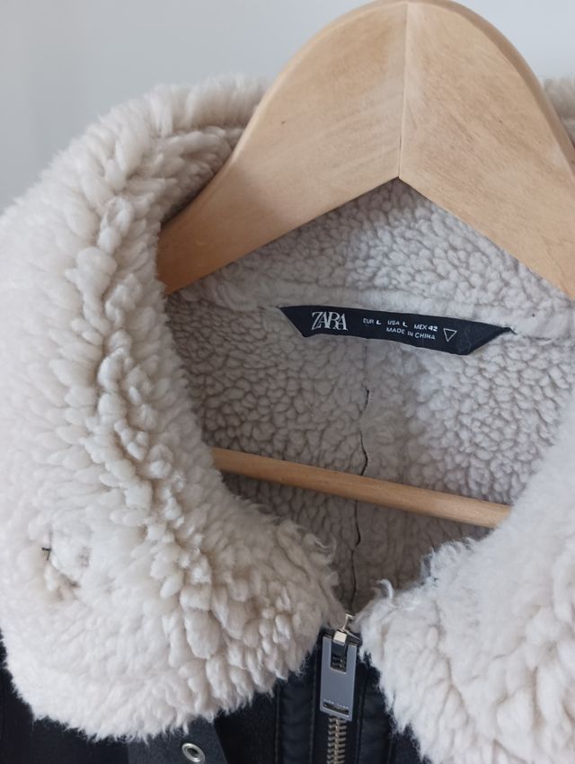 Cazadora Zara borreguillo negra