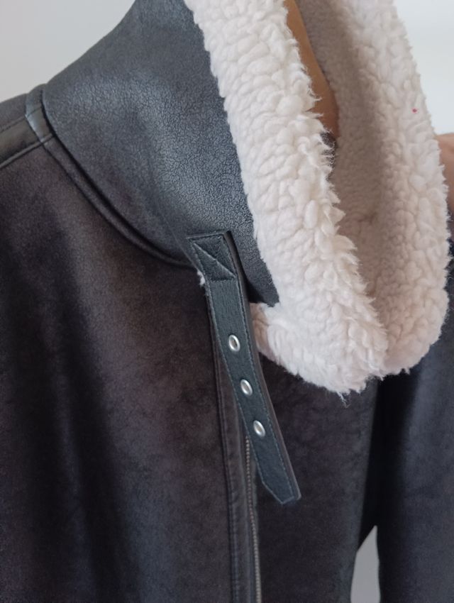 Cazadora Zara borreguillo negra