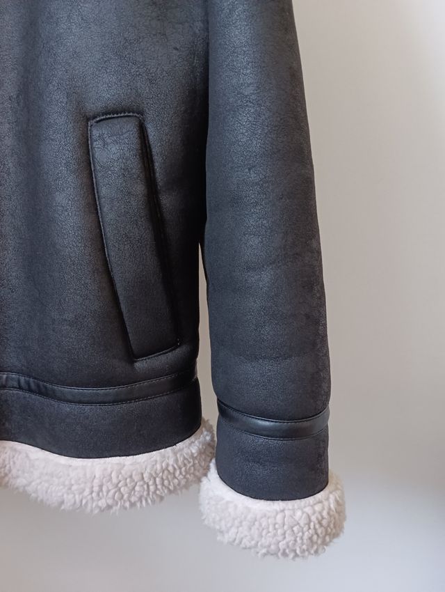 Cazadora Zara borreguillo negra