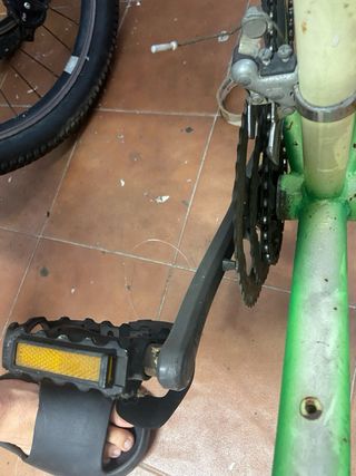 cuadro y rueda de bicicleta (negociable)