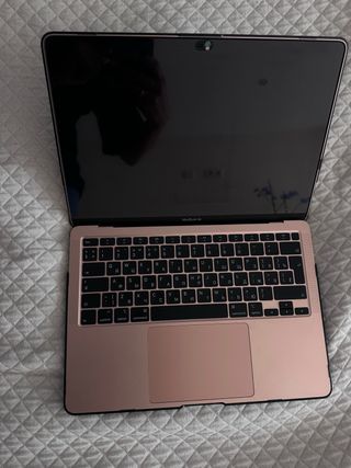MacBook Air 13" Rosa Gold 2020.