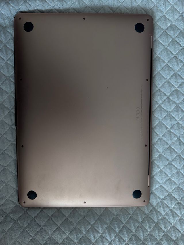 MacBook Air 13" Rosa Gold 2020.