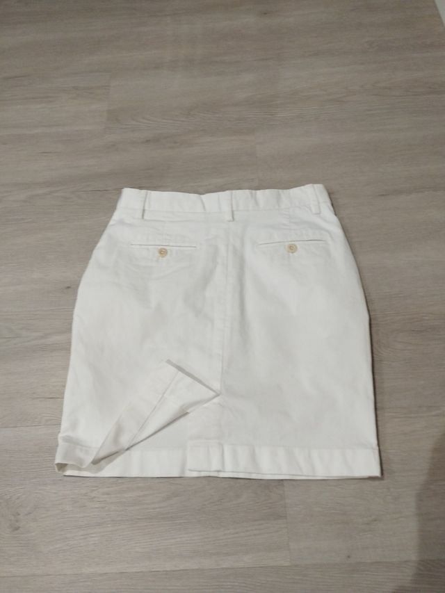 Lote 3 prendas cortas: 2 faldas y 1 pantalón. XS.