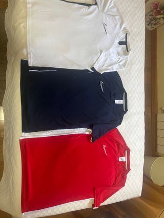 3 Camisetas de Chico Nike Dri-Fit S-M.  