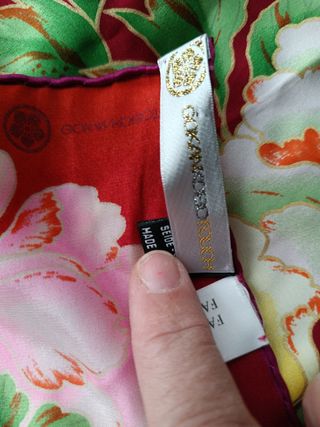 Pañuelo seda Italia - Flores rojas Gokankobotouch