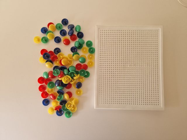 Gioco Chiodini Colorati