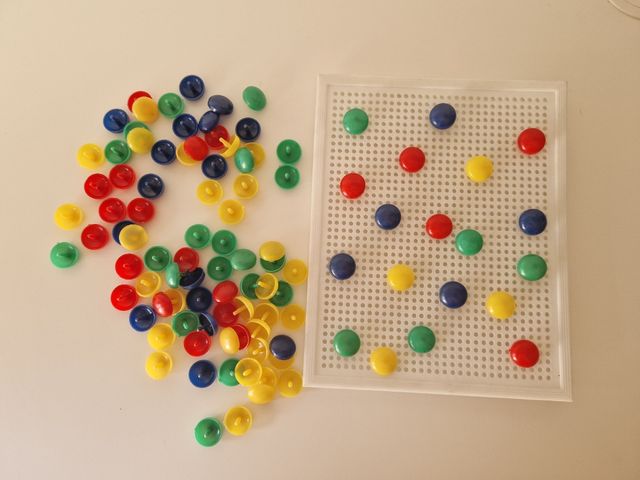 Gioco Chiodini Colorati