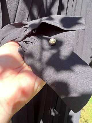 Vestido plisado negro HM
