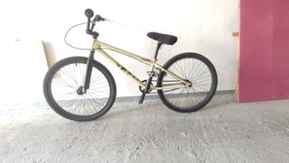 Bicicleta BMX DK Cygnus 24 