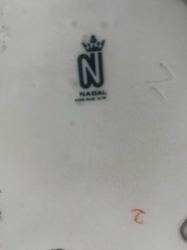 Figura porcelana: Niña y adulta.Empresa Nadal