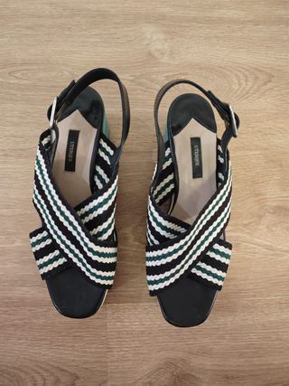 Sandalias plataforma negras y verdes