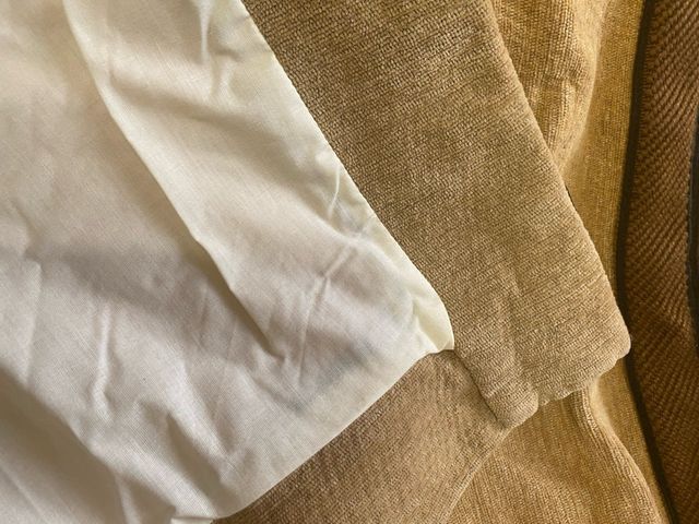 2 Manteles decorativos hechos a mano con faldón