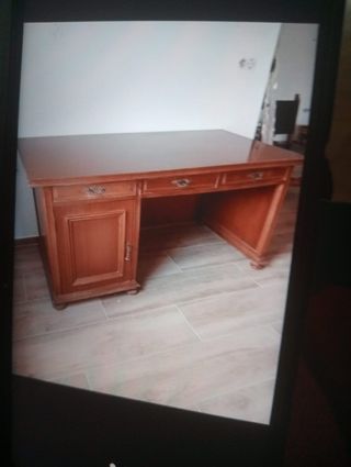 Escritorio madera marrón