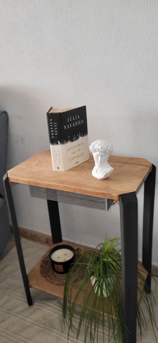 Tavolino in legno massello