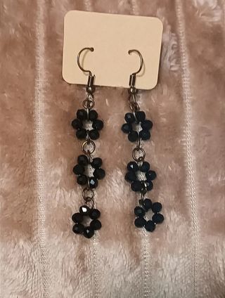 Pendientes largos negros brillantes