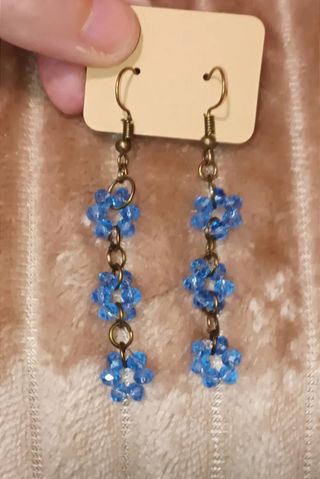 Pendientes largos azules brillantes